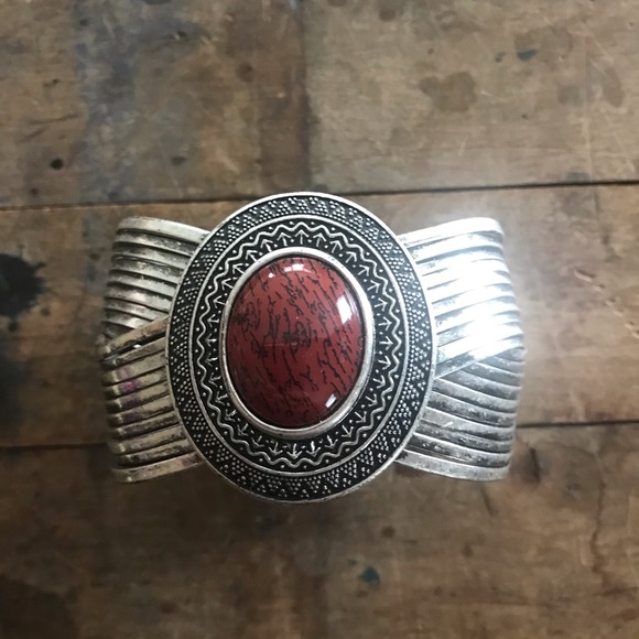 Silver cuff crisscrossing design and brown speckled stone - Picture 3 of 9